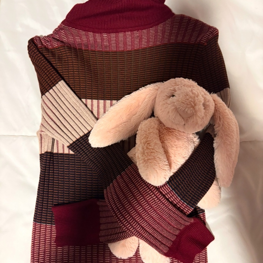 turtle neck multicolor shirt (STUFF ANIMAL INCLUDED)